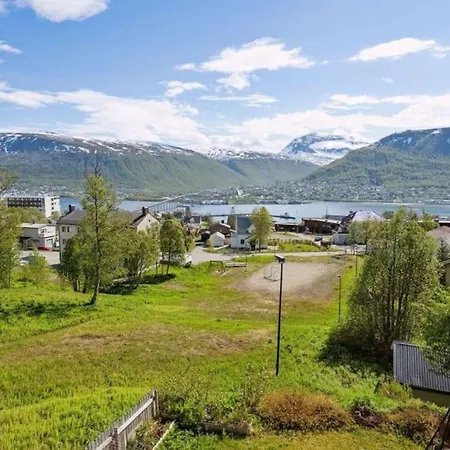 Sea & Mountain View Tromso