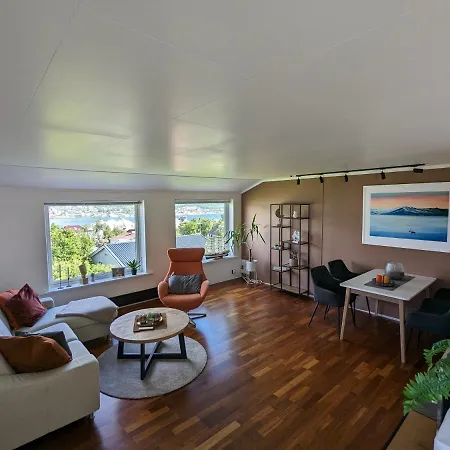 Sea & Mountain View Apartment Tromso